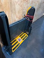 Handi lift rolstoel lift autolift, Ophalen, Zo goed als nieuw