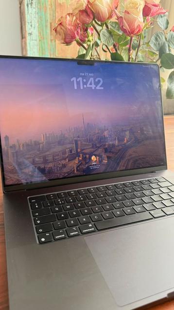 MacBook Pro 16" M3 - Krachtpatser! beschikbaar voor biedingen