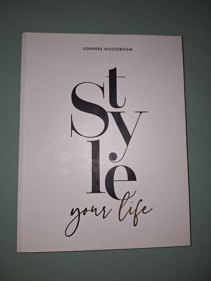 Style your life - Lonneke Nooteboom, Boeken, Hobby en Vrije tijd, Ophalen of Verzenden