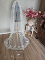 Nieuwe sluier trouwjurk cecile calanthe ivory kant met prijs, Kleding | Dames, Ophalen of Verzenden, Nieuw, Wit, Accessoires