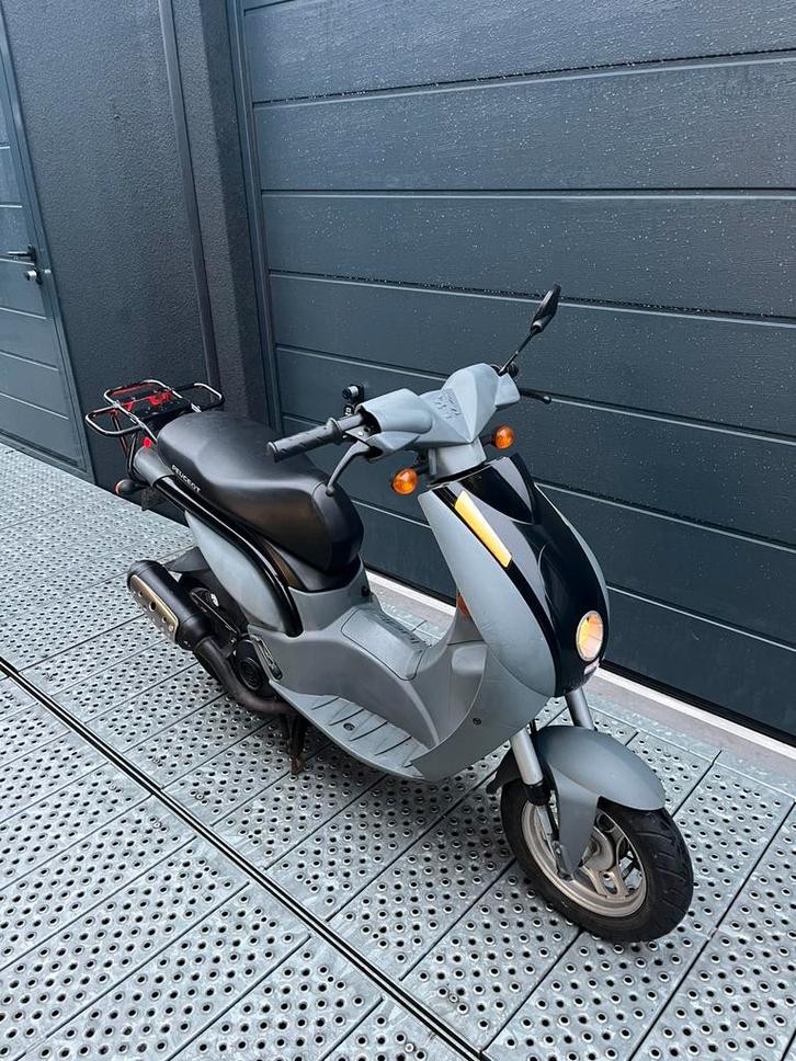Peugeot ludix scooter snor, Fietsen en Brommers, Snorfietsen en Snorscooters, Zo goed als nieuw, Peugeot, Benzine, Ophalen