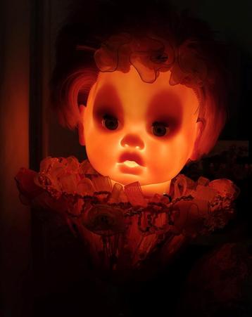 Unieke Poppenhoofd Schemerlamp Halloween / Griezelfeest beschikbaar voor biedingen