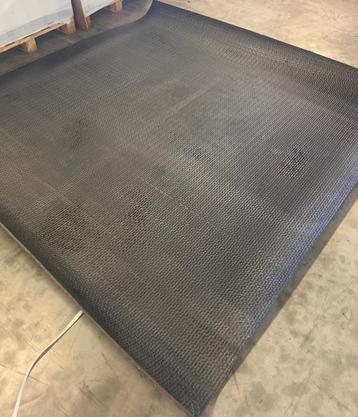 Rubber hamerslag mat 9mm/ Rubber mat paardenvrachtwagen beschikbaar voor biedingen