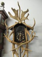 Oer 11365 grote ANTIEKE koekoeksklok met hertengeweien, Ophalen