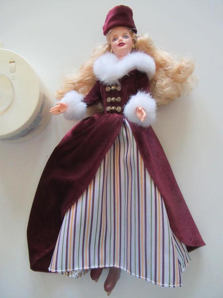 Barbie Victorian Ice Skater, Verzamelen, Poppen, Zo goed als nieuw, Pop, Ophalen