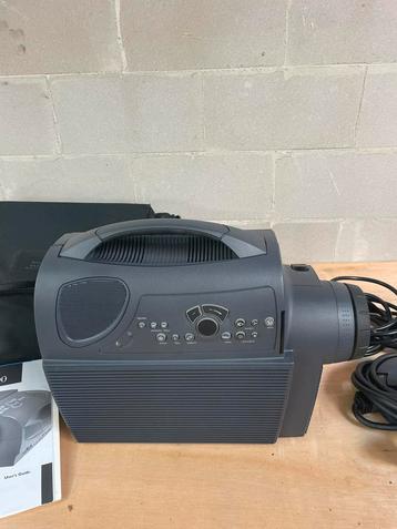 Professionele Beamer Revolution 3700 beschikbaar voor biedingen