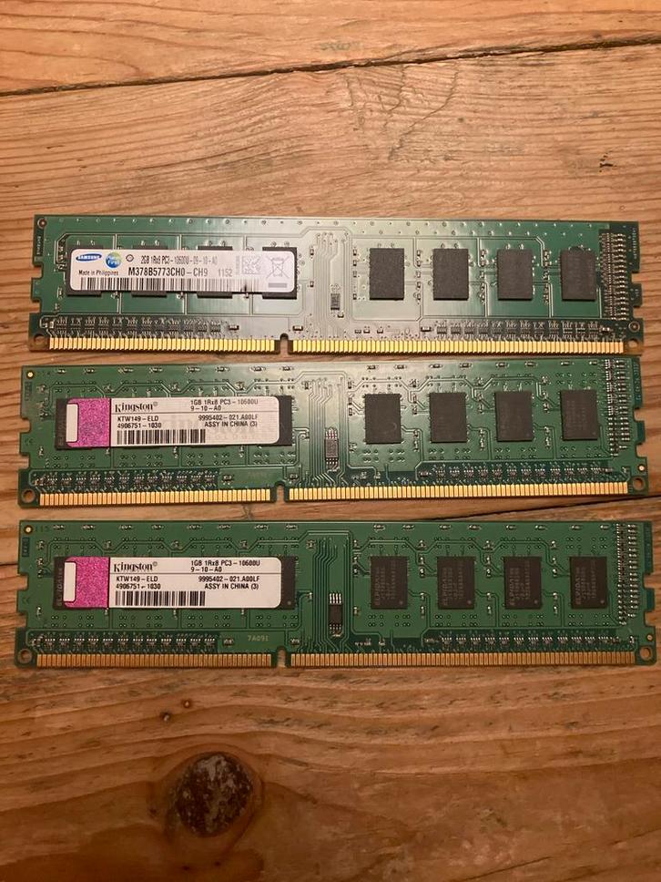 DDR3 RAM - 4GB (2x1GB Kingston, 1x2GB Samsung), Computers en Software, RAM geheugen, Gebruikt, Desktop, 2 GB, DDR3, Ophalen of Verzenden