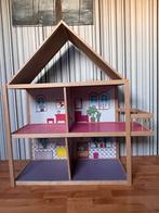 Groot houten poppenhuis met balkon, Kinderen en Baby's, Speelgoed | Poppenhuizen, Ophalen, Gebruikt, Poppenhuis