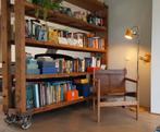 Houten Boekenkast op Wielen industrieel, Met plank(en), 200 cm of meer, 150 tot 200 cm, Zo goed als nieuw