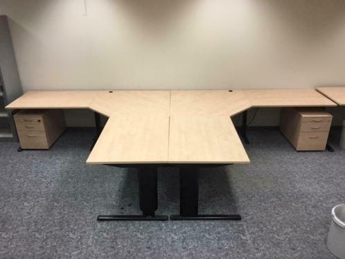 1 x Hoekbureau Vepa, ahorn blad, zwart frame, 280 x 280 cm., Huis en Inrichting, Bureaus, Gebruikt, Bureau, In hoogte verstelbaar
