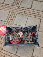 Krat met brommer parts oldtimer, Ophalen of Verzenden, Gebruikt, Overige typen, Onbekend