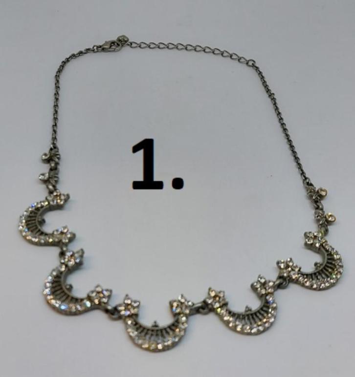 Te koop diverse vintage halskettingen + 1 armband. Bieden., Sieraden, Tassen en Uiterlijk, Kettingen, Zo goed als nieuw, Overige materialen