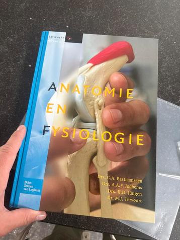 Anatomie en Fysiologie - Hardcover beschikbaar voor biedingen