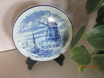 Boch Delfts blauw sierbordje met molen beschikbaar voor biedingen