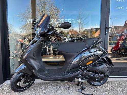 Piaggio Zip 4T SP Carbon | Custom | OP=OP, Fietsen en Brommers, Scooters | Piaggio, Nieuw, Zip, Benzine, Ophalen of Verzenden