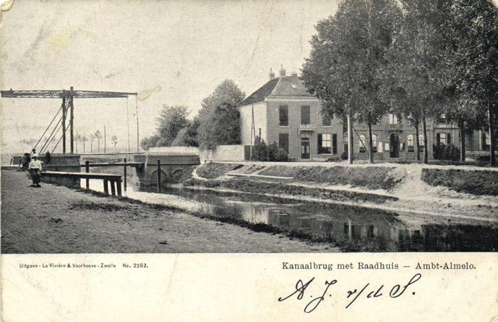 Kanaalbrug met Raadhuis - Ambt-Almelo. - B-keus - 1906 gelop, Verzamelen, Ansichtkaarten | Nederland, Ongelopen, Overijssel, Voor 1920