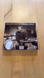 3cd Miles Davis - Miles away, Ophalen of Verzenden, 1980 tot heden, Zo goed als nieuw, Jazz