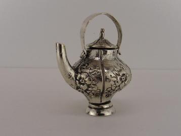 Zilveren miniatuur Theepot                               Z51 beschikbaar voor biedingen