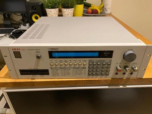 Sampler Akai S950 max RAM 1536kwords, Muziek en Instrumenten, Samplers, Zo goed als nieuw, Ophalen of Verzenden