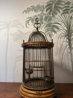 Decoratieve klassiek / antiek Vogelkooi van hout en messing., Ophalen, Gebruikt, Hout, Vogelkooi
