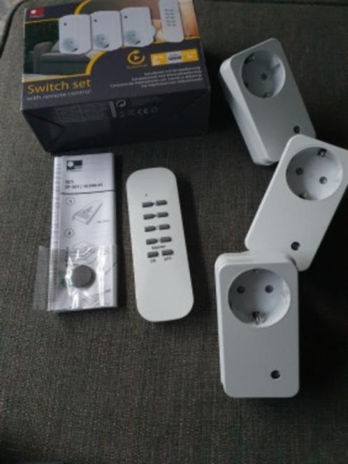 Nieuw FLAMINGO - Switchset 3 schakelaars en afstandsbedienin, Hobby en Vrije tijd, Elektronica-componenten, Nieuw, Ophalen of Verzenden