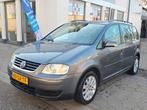 Volkswagen Touran 1.6-16V FSI Business*airco*nap*apk*trekhaa, Gebruikt, 4 cilinders, 116 pk, Origineel Nederlands