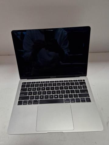 MacBook Air 13 inch 1.6 ghz i5 8gb 128gb ssd 2019 beschikbaar voor biedingen