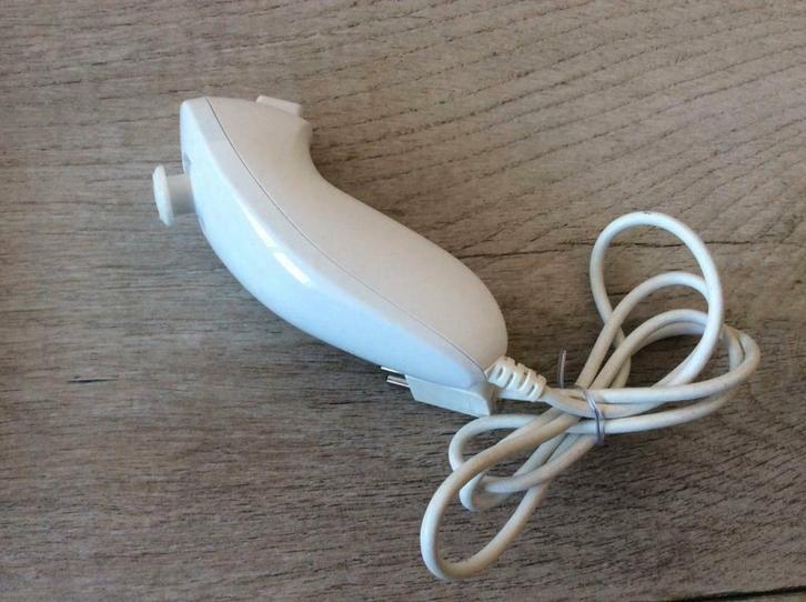Nunchuck voor de Nintendo Wii - Joystick controller, Spelcomputers en Games, Games | Nintendo Wii, Zo goed als nieuw, Overige genres