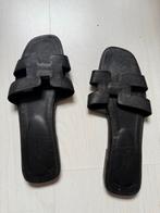 Slippers zwart maat 41 vallen als 39, Kleding | Dames, Schoenen, Ophalen of Verzenden, Zo goed als nieuw, Zwart, Slippers