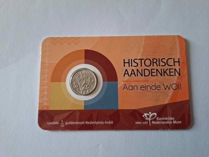 80 jaar eind WOII met 1/10de Gulden Nederlands-Indië 1945-P, Postzegels en Munten, Munten | Nederland, Losse munt, 10 cent, Koningin Wilhelmina