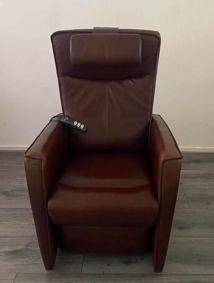 PROMINENT RELAX STA OP STOEL LEDER ELEKTRISCHE FAUTEUI STAOP, Huis en Inrichting, Fauteuils, Zo goed als nieuw, Leer, Minder dan 50 cm