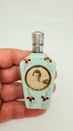 Bijzonder parfumflesje met zilveren dop: Koningin Wilhelmina, Ophalen of Verzenden, Gebruikt, Parfumfles
