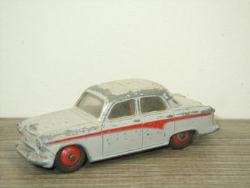 Austin A105 - Dinky Toys 176 England beschikbaar voor biedingen