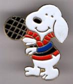 Snoopy koper stripfiguur uit Peanuts PIN ( BLAD1_109 ), Verzamelen, Speldjes, Pins en Buttons, Verzenden, Zo goed als nieuw, Figuurtje