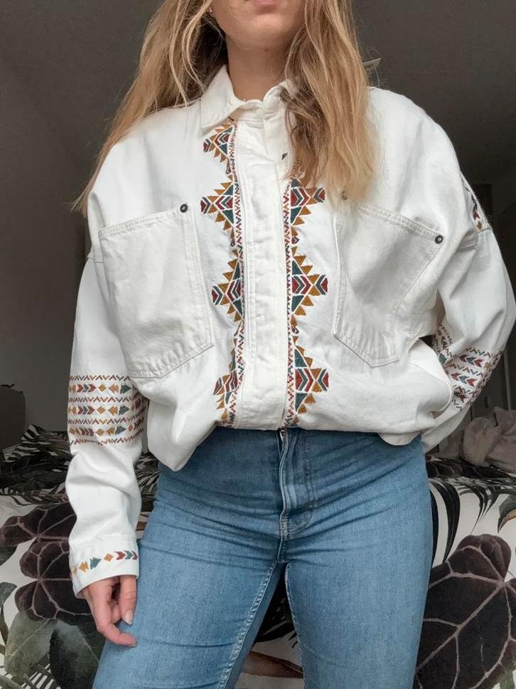 Nieuwe overhemdblouse Zara mt S zware kwaliteit spijkerstof, Kleding | Dames, Blouses en Tunieken, Nieuw, Maat 36 (S), Wit, Ophalen of Verzenden