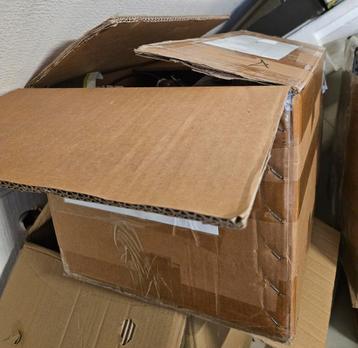 Welk bedrijf heeft rgelmatig stevige dozen liggen? ♻️ beschikbaar voor biedingen