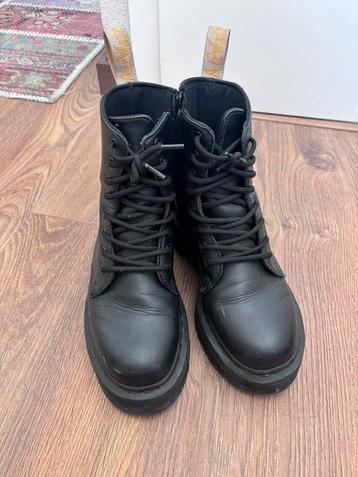 Dr Martens v jadon 2