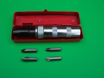 Slagschroevendraaier met 4 bits no. 179 beschikbaar voor biedingen