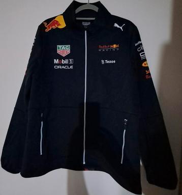 Redbull softshell beschikbaar voor biedingen