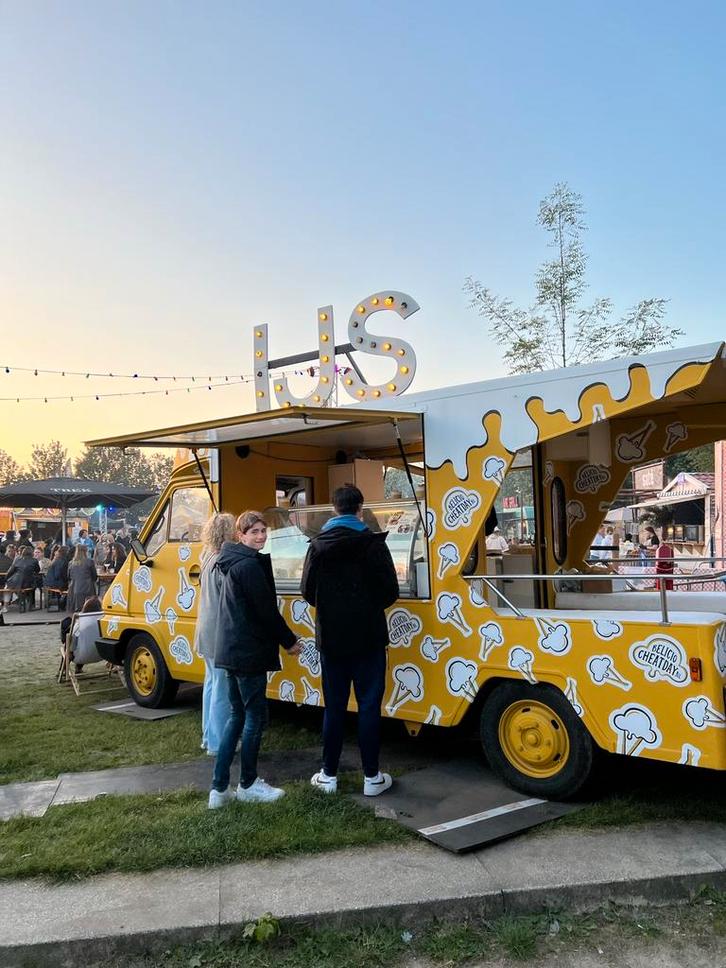 Foodtruck Oldtimer 1983 renault verkoopwagen / ijswagen /m, Zakelijke goederen, Partijgoederen en Retail | Verkoopwagens, Ophalen