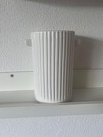 Witte Vaas met Ribbels, Ophalen, 50 tot 75 cm, Wit, Aardewerk of Porselein