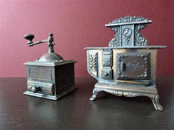Vintage puntenslijper oven van Play me oven, en koffiemolen beschikbaar voor biedingen