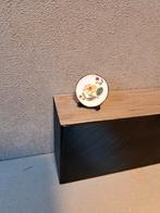 Bord op standaard porselein 1:12, Ophalen of Verzenden, Zo goed als nieuw, Poppenhuis