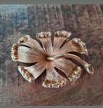 Prachtige Monet broche vintage jaren 60. Circa 8x5.5, Sieraden, Tassen en Uiterlijk, Broches, Overige materialen, 4 tot 7 cm, Ophalen of Verzenden