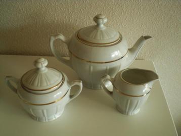 diverse brocante / vintage servies beschikbaar voor biedingen