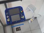 Nintendo 2DS Pokemon Edition met OPLADER & 4GB, Spelcomputers en Games, Spelcomputers | Nintendo 2DS en 3DS, Ophalen of Verzenden
