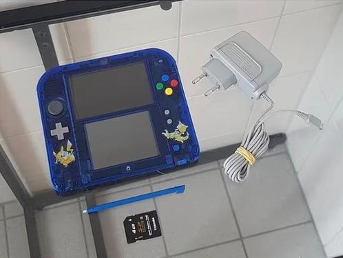 Nintendo 2DS Pokemon Edition met OPLADER & 4GB, Spelcomputers en Games, Spelcomputers | Nintendo 2DS en 3DS, Gebruikt, 2DS, Blauw