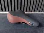 Nieuw / ongemonteerd. Selle Royal Loire gelzadel., Ophalen, Selle royal, Algemeen, Nieuw