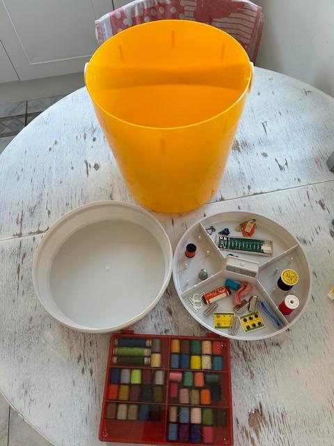 Retro/Vintage naaidoos., Hobby en Vrije tijd, Naaimachines en Toebehoren, Gebruikt, Toebehoren, Overige merken, Ophalen