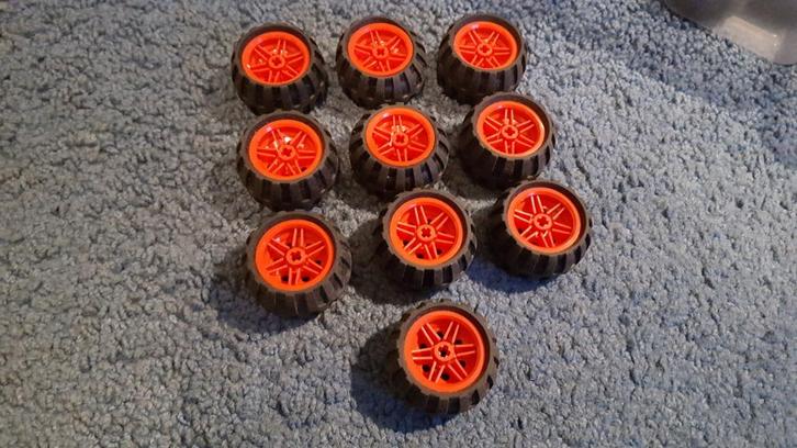 Partij L10=10x Lego rode spaak wielen, Kinderen en Baby's, Speelgoed | Duplo en Lego, Gebruikt, Lego, Losse stenen, Ophalen of Verzenden